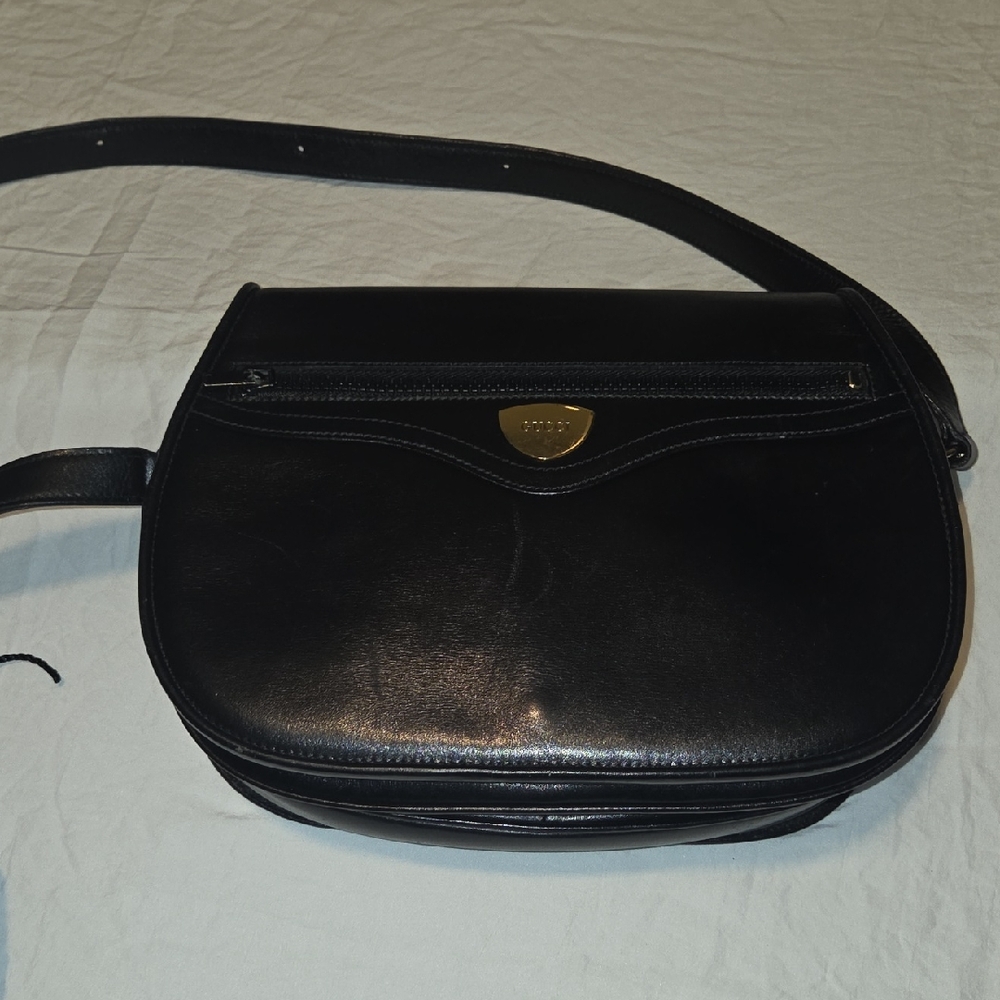 Gucci Elegant Black Leather Shoulder Bag